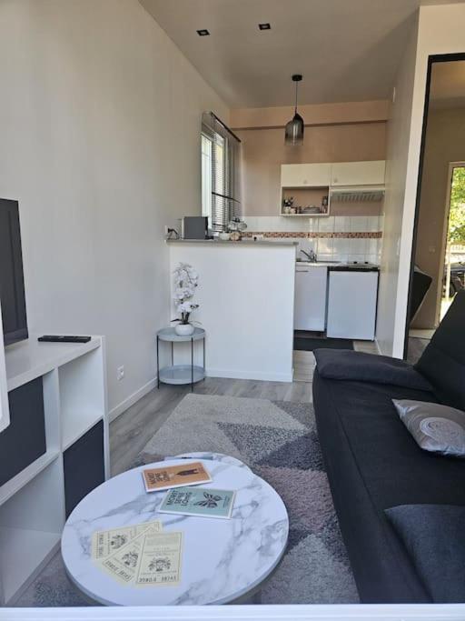 Beautiful F2 Apartment 5 Stops By Train From Paris Moret-sur-Loing Exterior foto